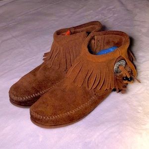 Minnetonka Boots 6